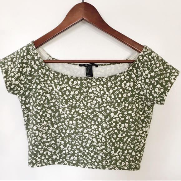Forever 21 Tops - Forever 21 floral crop top size Large